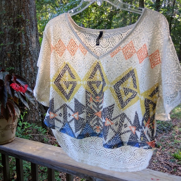 JULIA High Low Aztec Print Cropped SS Top - Picture 4 of 7